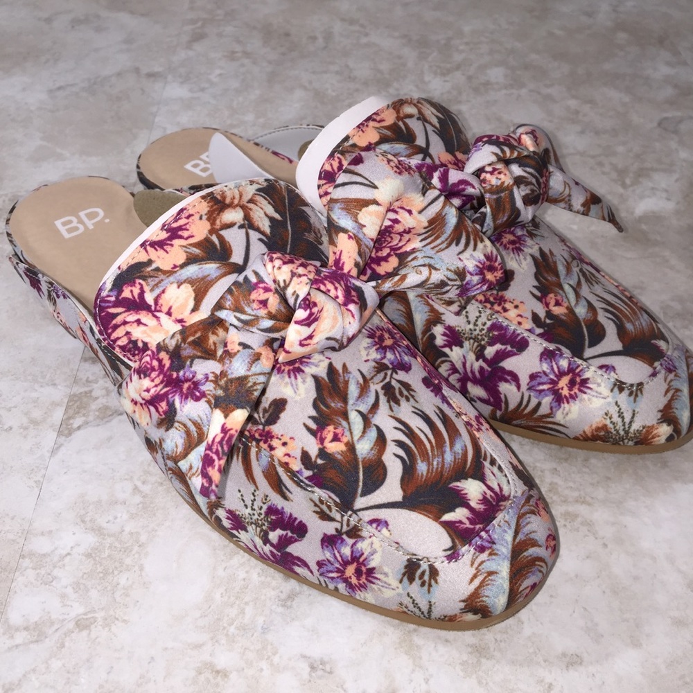 BP Mule,flowers print, fabric texture, Maddy Model